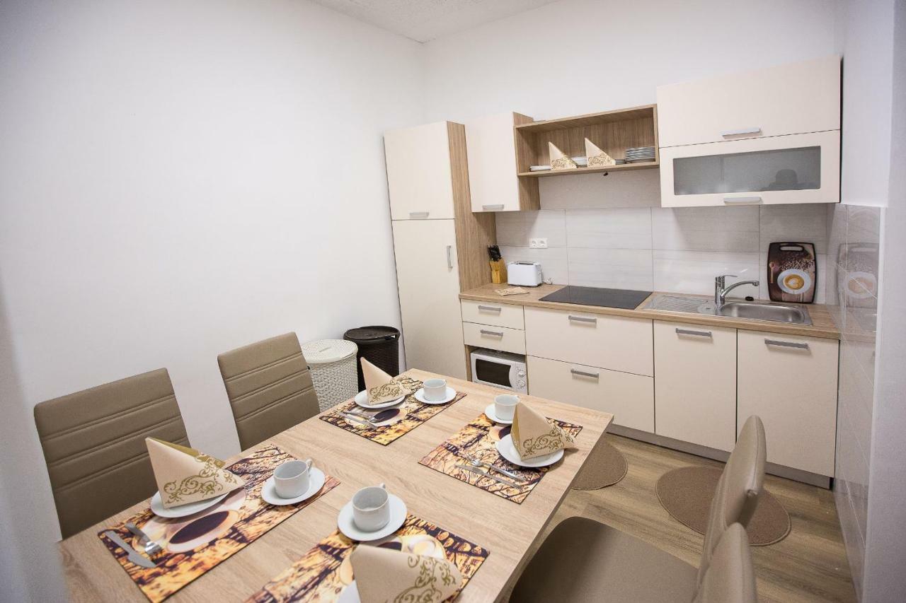 Minidorm Rooms In Heart Of City Center Maribor Eksteriør bilde